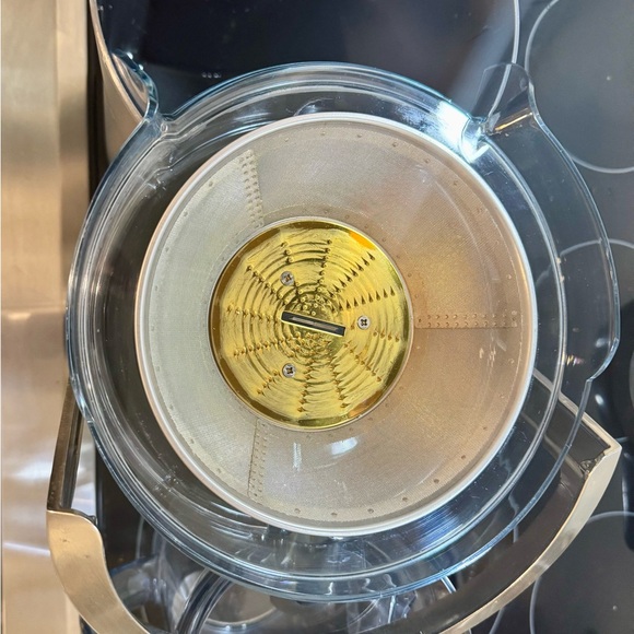 Breville BJE510XL Juice Fountain Multi-Speed Juicer – In Great Condition! - Picture 3 of 4